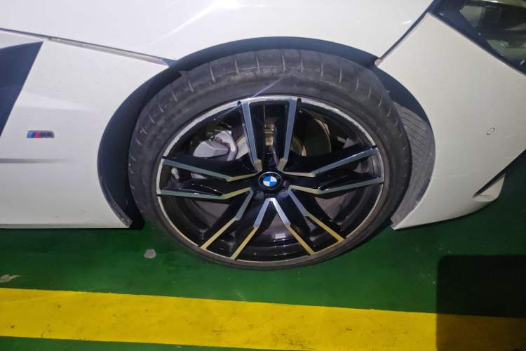 Used BMW Z4 2019 sDrive 25i M Sport Package Right Front Wheel Hub