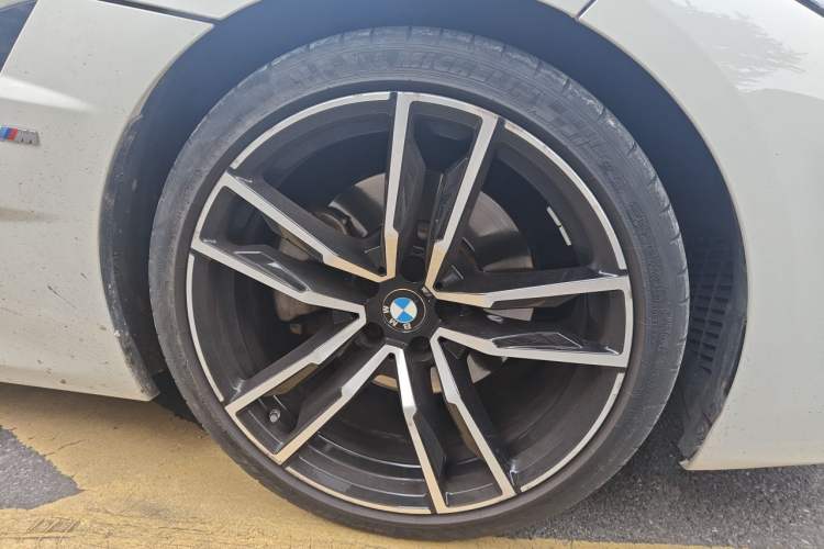 Used BMW Z4 2019 sDrive 25i M Sport Package Right Front Wheel Hub