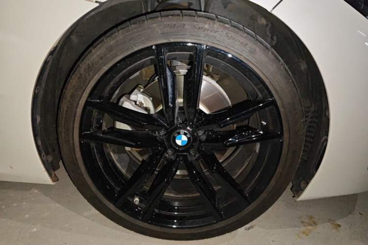 Used BMW Z4 2019 sDrive 25i M Sport Night Edition package Right Front Wheel Hub