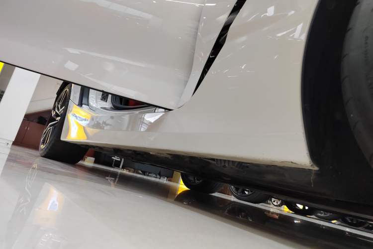 Used BMW Z4 2019 sDrive 25i M Sport Package Right Side Sill