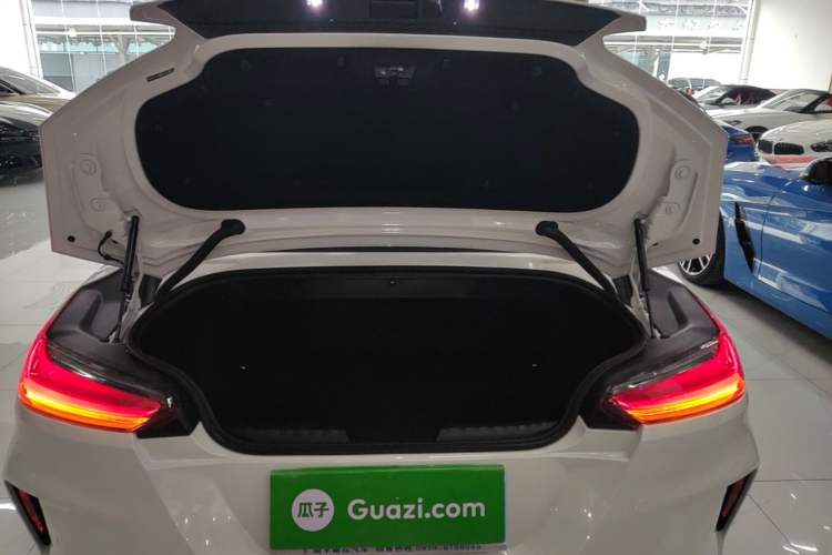 Used BMW Z4 2019 sDrive 25i M Sport Package Trunk