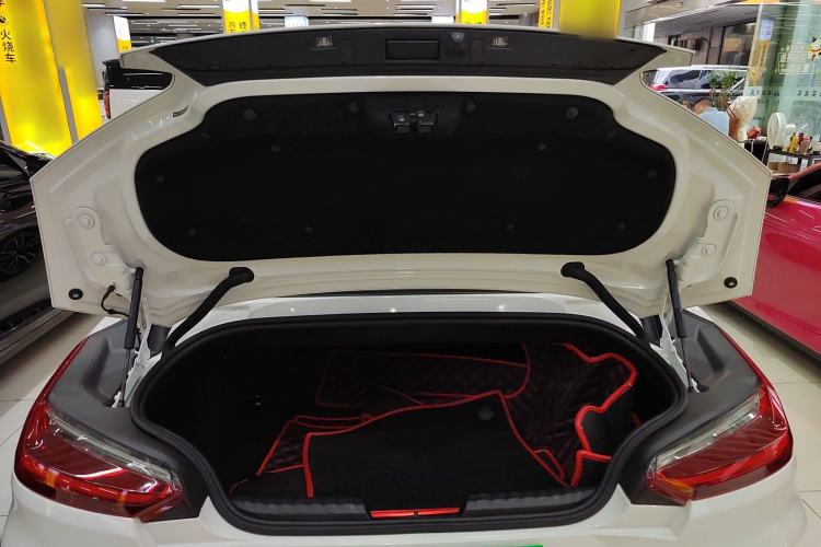 Used BMW Z4 2019 sDrive 25i M Sport Package Trunk