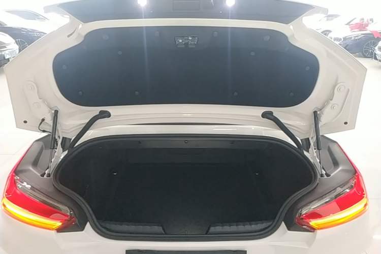 Used BMW Z4 2019 sDrive 25i M Sport Night Edition package Trunk