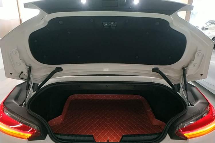 Used BMW Z4 2019 sDrive 25i M Sport Package Trunk
