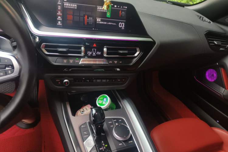 Used BMW Z4 2020 sDrive 25i Silver Frost Limited Edition Audio And AC Panel