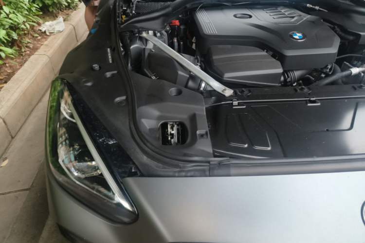 Used BMW Z4 2020 sDrive 25i Silver Frost Limited Edition Engine Bay Right