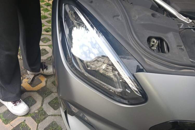 Used BMW Z4 2020 sDrive 25i Silver Frost Limited Edition Right Front Headlight