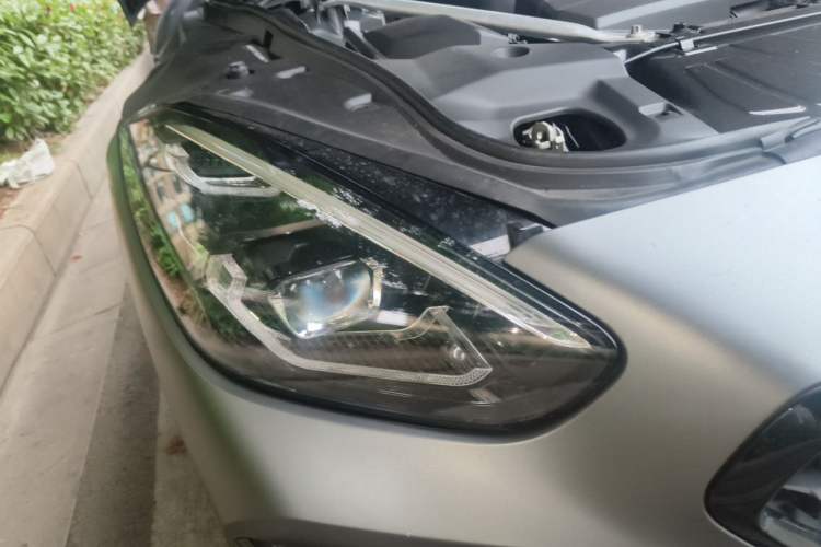 Used BMW Z4 2020 sDrive 25i Silver Frost Limited Edition Right Front Headlight