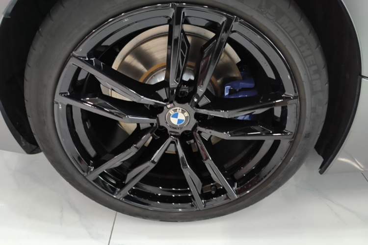 Used BMW Z4 2020 sDrive 25i Silver Frost Limited Edition Right Rear Wheel Hub