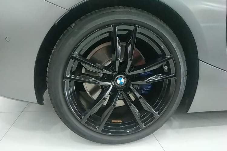 Used BMW Z4 2020 sDrive 25i Silver Frost Limited Edition Right Rear Wheel Hub