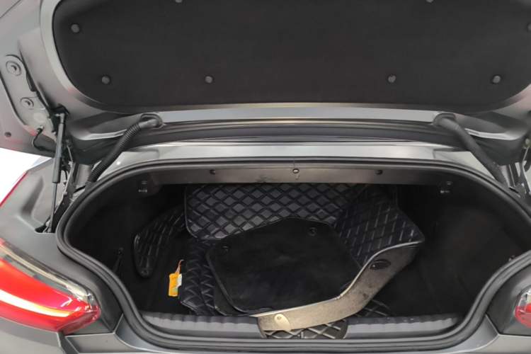 Used BMW Z4 2020 sDrive 25i Silver Frost Limited Edition Trunk