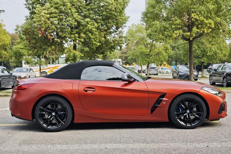 Used BMW Z4 2020 sDrive 25i Limited Edition in Sunlight Exterior 5