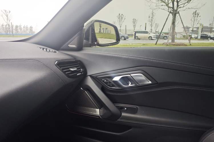 Used BMW Z4 2020 sDrive 25i Limited Edition in Sunlight Interior 5