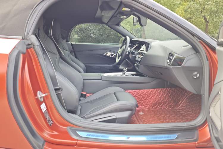 Used BMW Z4 2020 sDrive 25i Limited Edition in Sunlight Interior 7