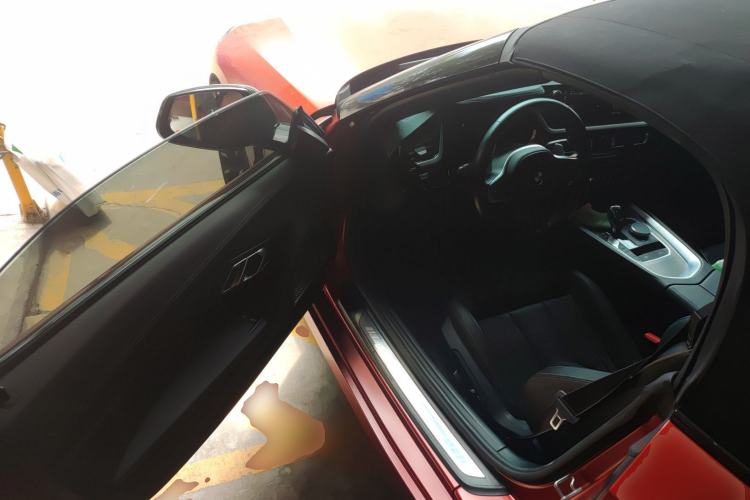 Used BMW Z4 2020 sDrive 25i Limited Edition in Sunlight Driver Seat