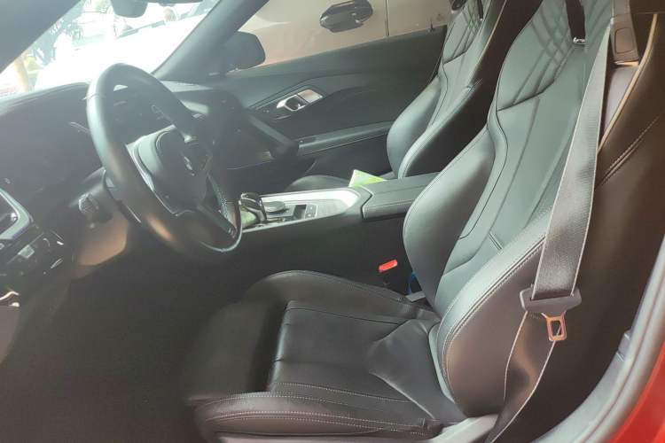 Used BMW Z4 2020 sDrive 25i Limited Edition in Sunlight Left Front Seat