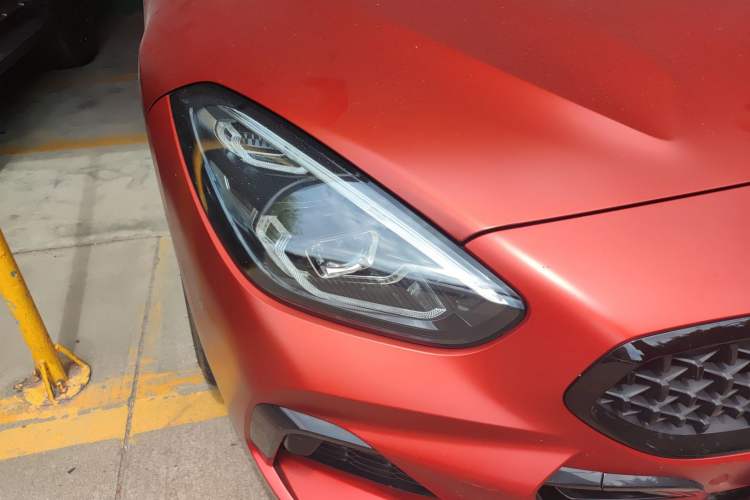 Used BMW Z4 2020 sDrive 25i Limited Edition in Sunlight Right Front Headlight