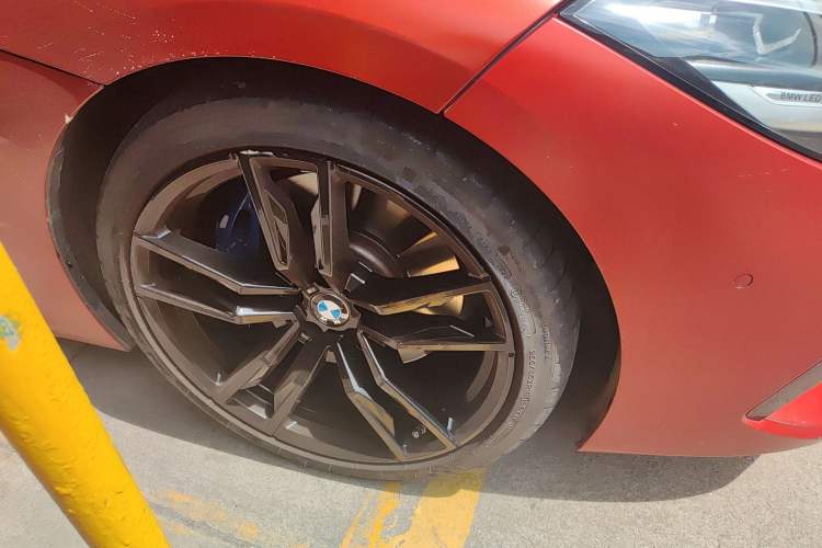Used BMW Z4 2020 sDrive 25i Limited Edition in Sunlight Right Front Wheel Hub