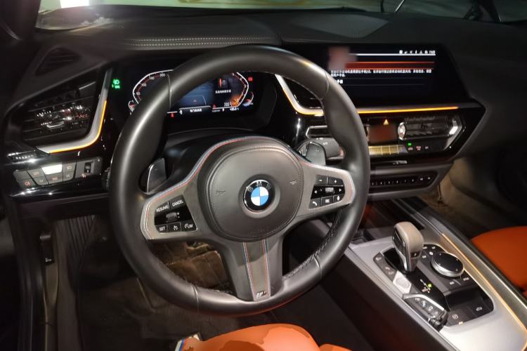 Used BMW Z4 2022 sDrive 25i M Sport Night Edition package Center Console