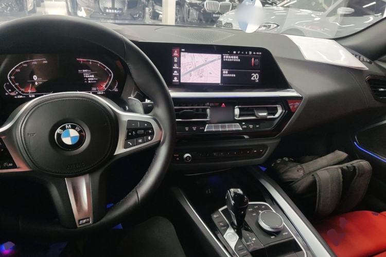 Used BMW Z4 2022 sDrive 25i M Sport Package Center Console