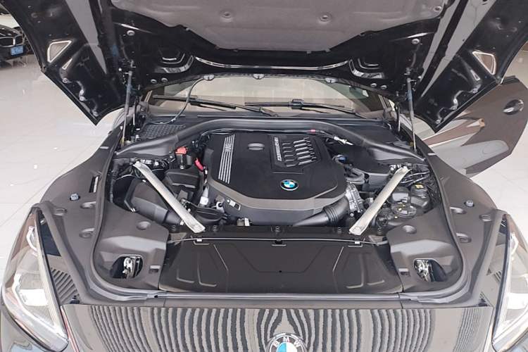 Used BMW Z4 2022 M40i M Sport Performance Edition Engine Bay
