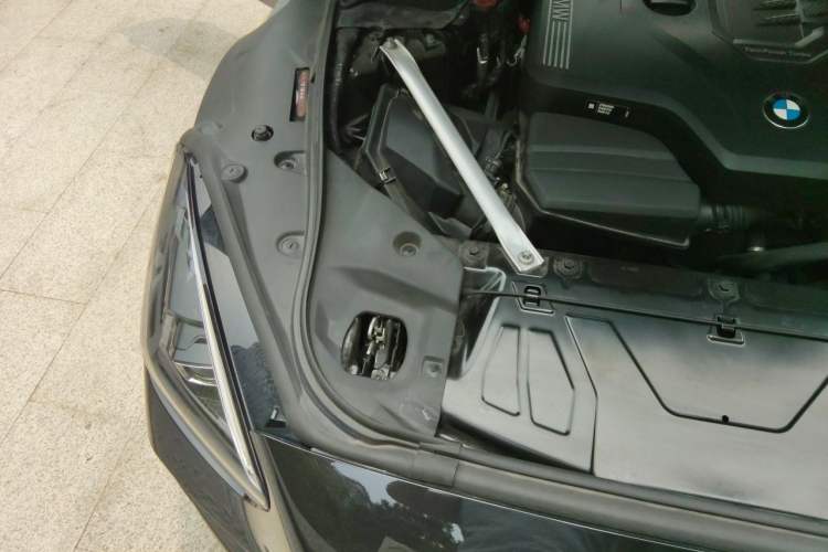 Used BMW Z4 2022 sDrive 25i M Sport Package Engine Bay Right