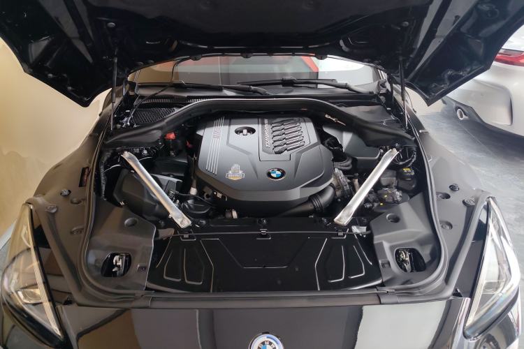 Used BMW Z4 2022 M40i M Sport Performance Edition Engine Bay