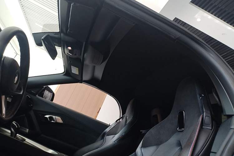 Used BMW Z4 2022 M40i M Sport Performance Edition Headliner