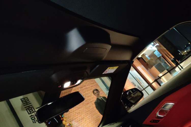Used BMW Z4 2022 sDrive 25i M Sport Package Headliner