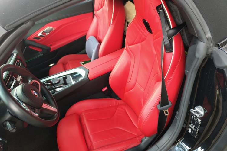 Used BMW Z4 2022 sDrive 25i M Sport Package Interior 4