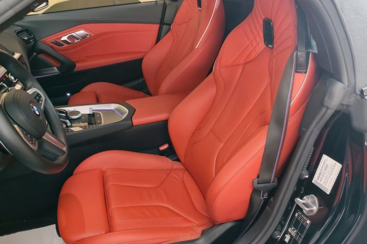 Used BMW Z4 2022 M40i M Sport Performance Edition Interior 4