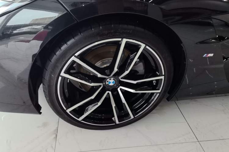 Used BMW Z4 2022 sDrive 25i M Sport Package Left Front Wheel Hub