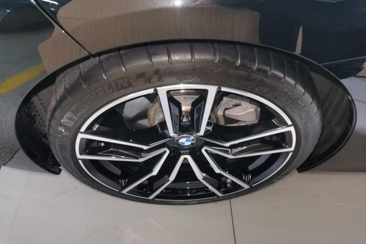 Used BMW Z4 2022 sDrive 25i M Sport Package Left Front Wheel Hub