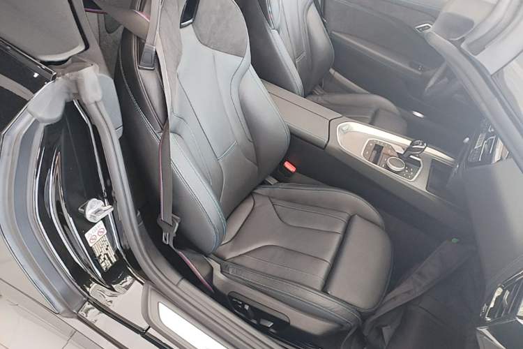 Used BMW Z4 2022 M40i M Sport Performance Edition Right Front Seat