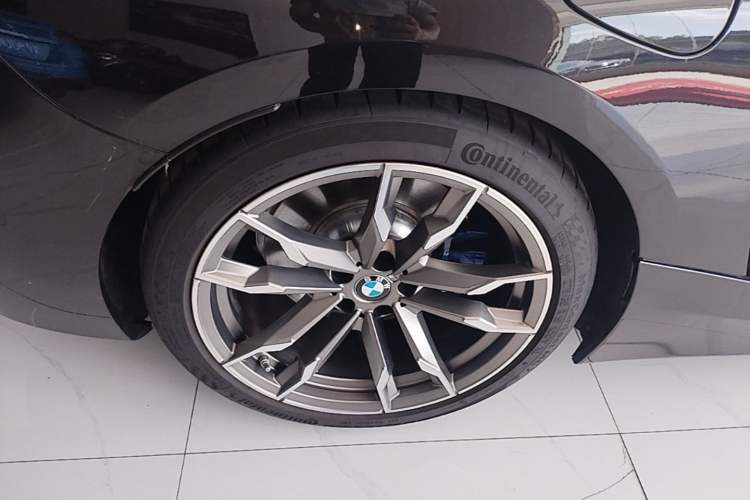 Used BMW Z4 2022 M40i M Sport Performance Edition Right Rear Wheel Hub