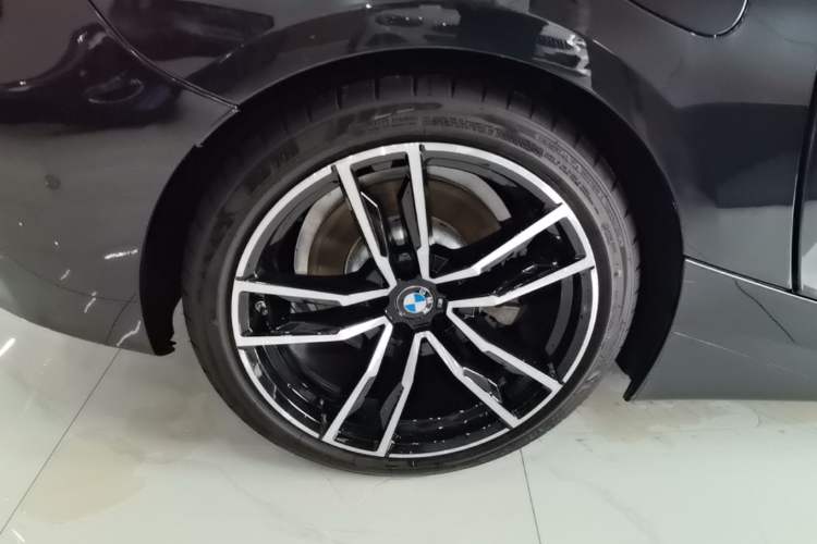 Used BMW Z4 2022 sDrive 25i M Sport Package Right Rear Wheel Hub