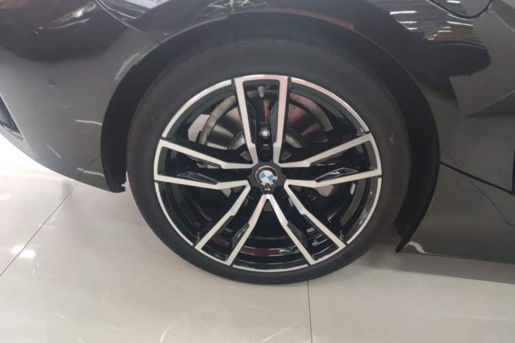 Used BMW Z4 2022 sDrive 25i M Sport Package Right Rear Wheel Hub