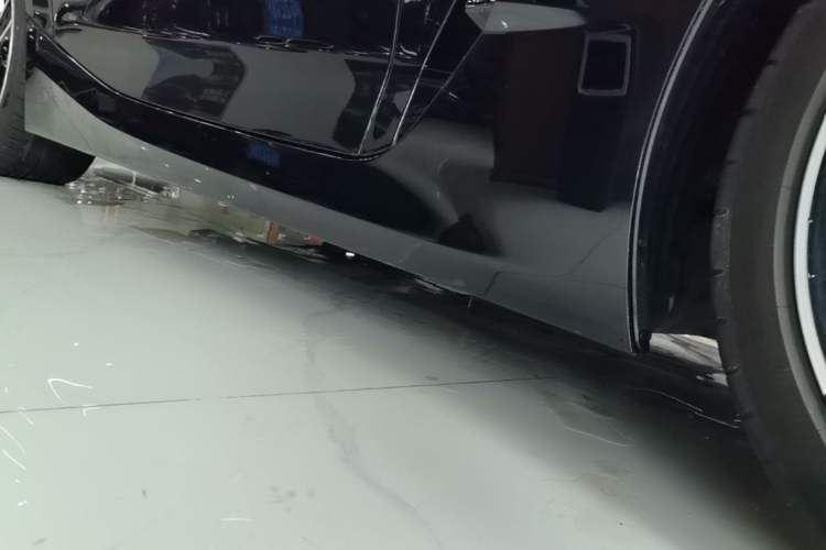 Used BMW Z4 2022 sDrive 25i M Sport Package Right Side Sill