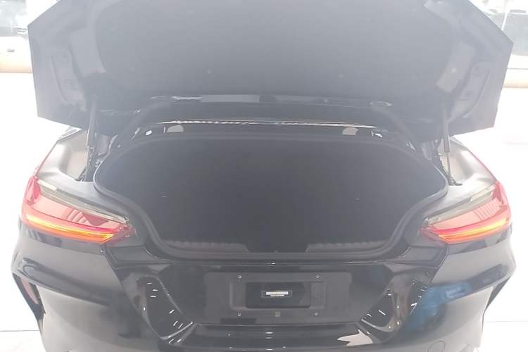 Used BMW Z4 2022 M40i M Sport Performance Edition Trunk