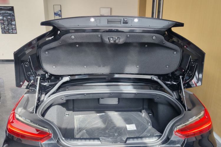 Used BMW Z4 2022 M40i M Sport Performance Edition Trunk