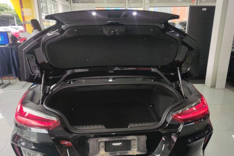Used BMW Z4 2022 sDrive 25i M Sport Package Trunk