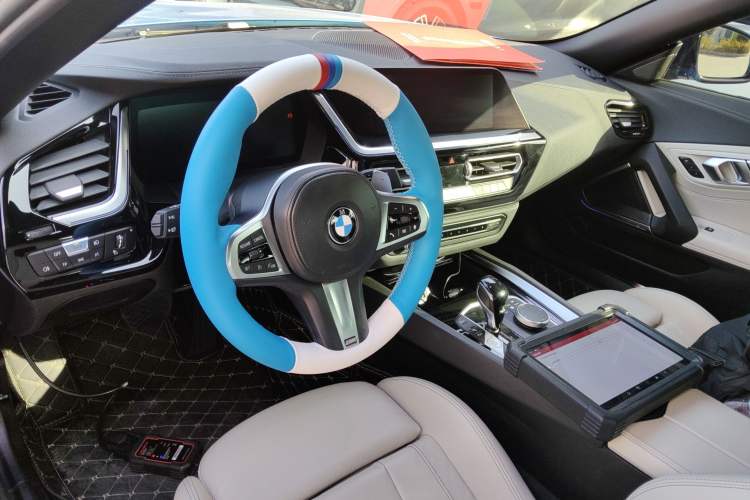 Used BMW Z4 2022 sDrive 25i M Sport Package Center Console