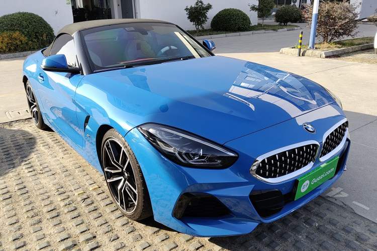 Used BMW Z4 2022 sDrive 25i M Sport Package Front Right 45 Deg