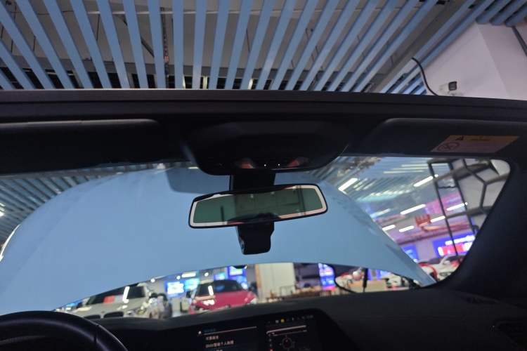Used BMW Z4 2022 sDrive 25i M Sport Package Headliner