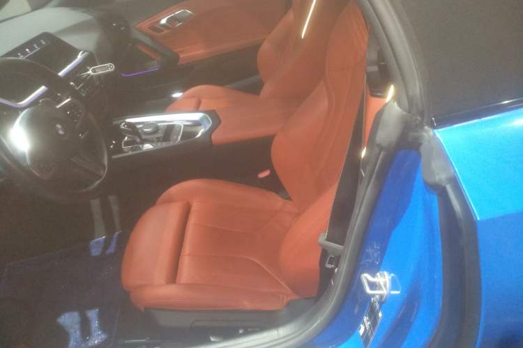Used BMW Z4 2022 sDrive 25i M Sport Package Interior 4