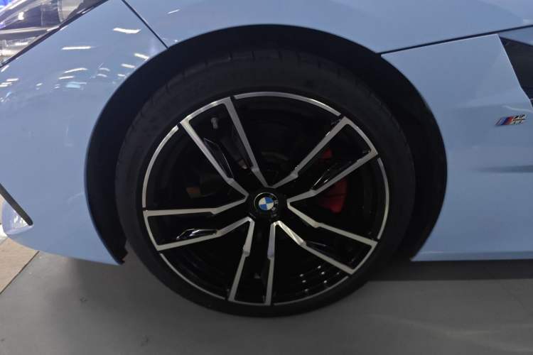 Used BMW Z4 2022 sDrive 25i M Sport Package Left Front Wheel Hub