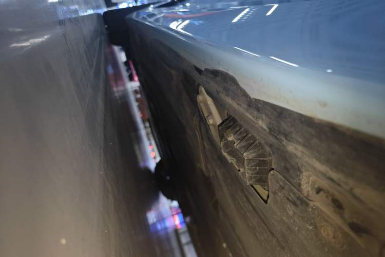 Used BMW Z4 2022 sDrive 25i M Sport Package Left Side Sill