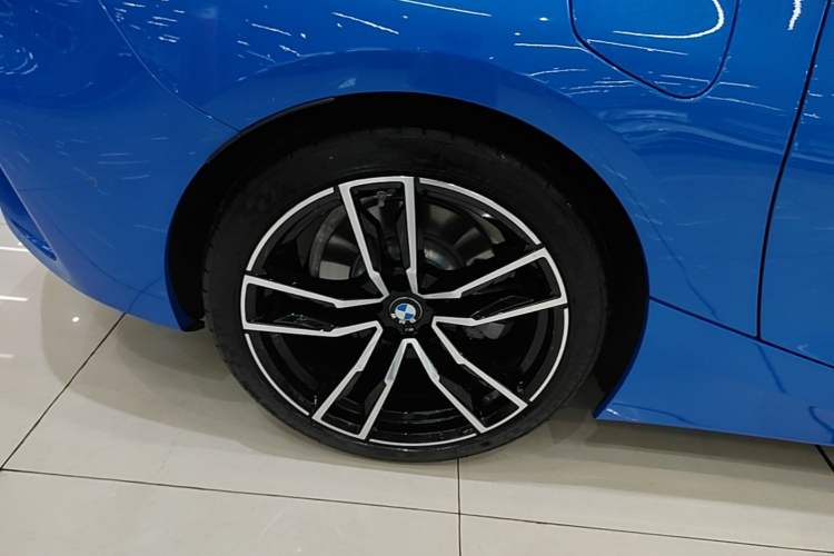 Used BMW Z4 2022 sDrive 25i M Sport Package Right Rear Wheel Hub