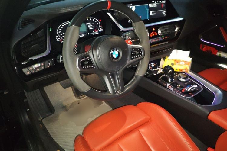 Used BMW Z4 2022 sDrive 25i M Sport Night Edition package Center Console