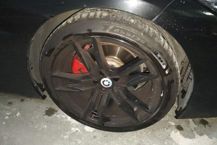 Used BMW Z4 2022 sDrive 25i M Sport Night Edition package Right Front Wheel Hub